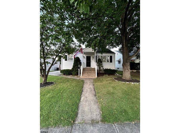 241 Warren Ave Ave, Bellmawr, NJ 08031