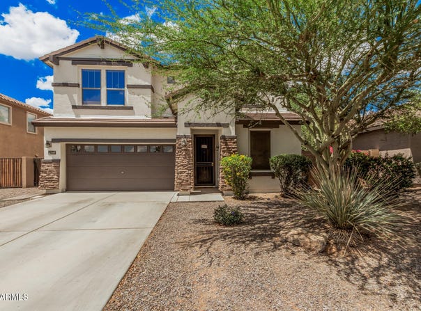 2748 E DENNISPORT Avenue, Gilbert, AZ 85295