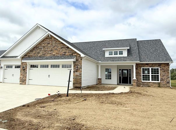 2249 Raccoon Run Boulevard, Winona Lake, IN 46590