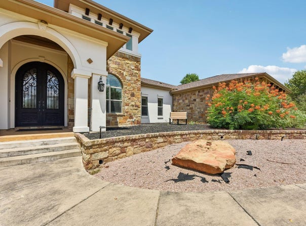 163 Powder Horn Rd, Bastrop, TX 78602