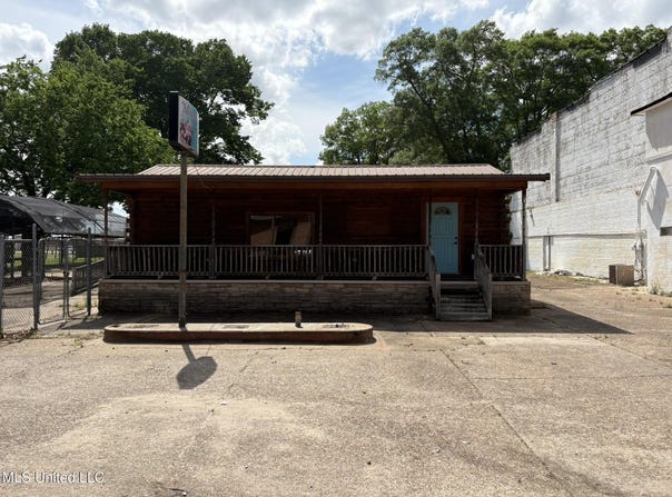 205 N Hayden Street, Belzoni, MS 39038