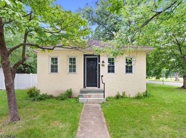700 Church Rd, Cherry Hill Twp., NJ 08002-1450