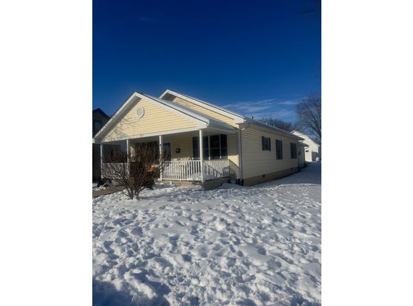 209  E. Franklin St, Roodhouse, IL 62082
