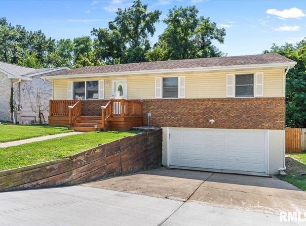 913 DIANE Court, Springfield, IL 62702