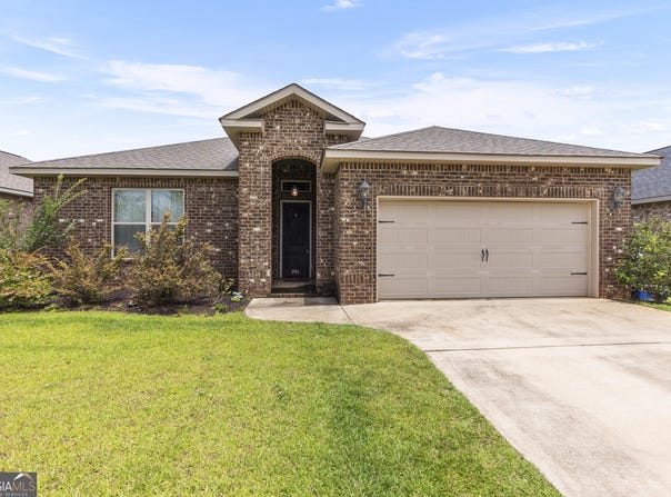 206 Barnyard, Perry, GA 31069