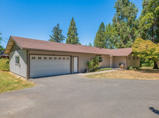 1740 Southgate Way, Grants Pass, OR 97527