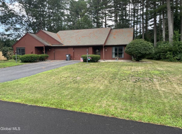 3 Elizabeth Lane, Queensbury, NY 12804