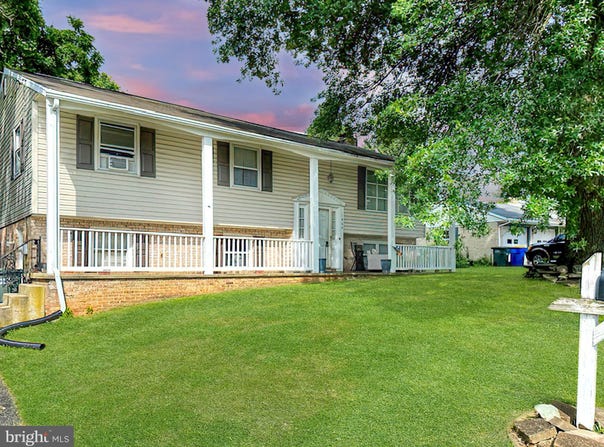 1809 ROXBORO ROAD, YORK, PA 17402