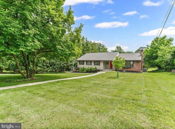 2924 DOGWOOD LN, BROOMALL, PA 19008