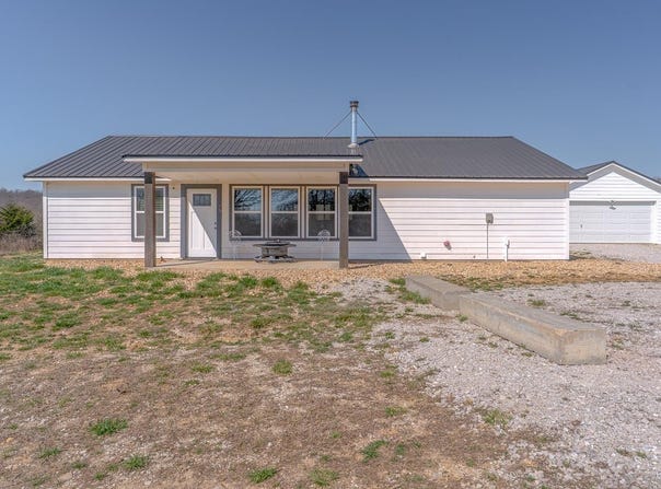 1665 NC 1600, Compton, AR 72624