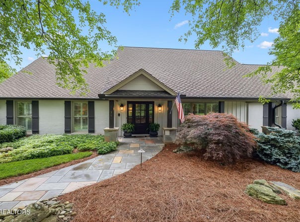 12368 N Fox Den Drive, Knoxville, TN 37934