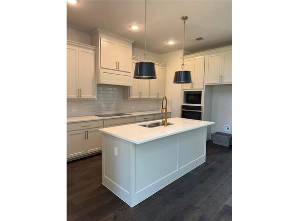 8028 Thomas Crossing, North Richland Hills, TX 76180