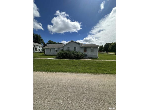 202 N MADISON Street, Washburn, IL 61570