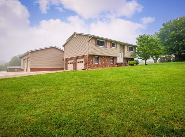 454 Chapman, Milton, WV 25541