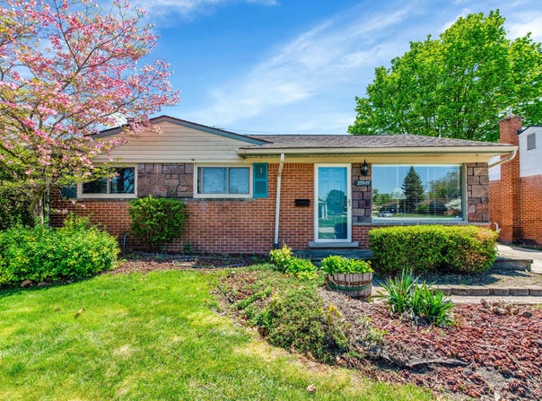 33945 Birchwood Street, Westland, MI 48186