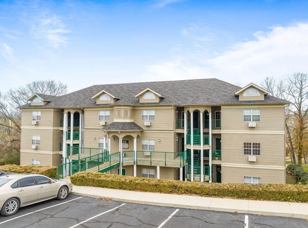 813 Holiday Ridge, Branson, MO 65616