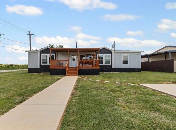 1401 Old Bridge Road, Cleburne, TX 76033