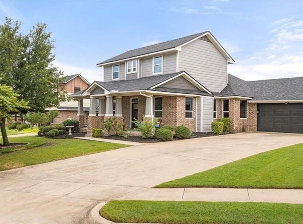119 Camelot Street, Glen Rose, TX 76043