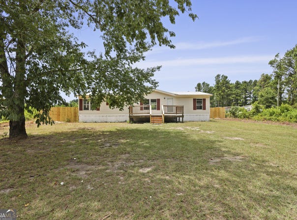187 Barn Road Circle, Jesup, GA 31545