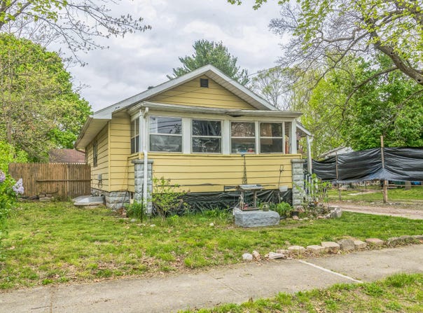 526 S Front Street, Dowagiac, MI 49047