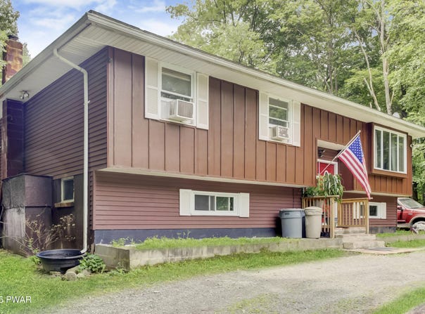 711 Whippoorwill Drive, Bushkill, PA 18324