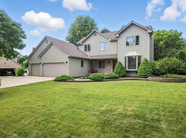 2824 Burton Dr, Waukesha, WI 53188