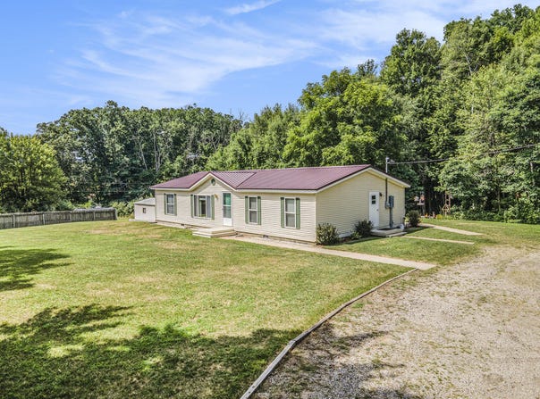 627 N Cooper Street, Newaygo, MI 49337