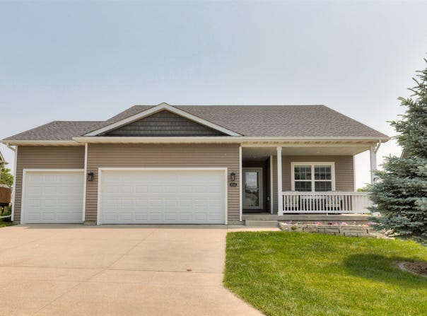 1245 Blue Bonnet Drive, Carlisle, IA 50047