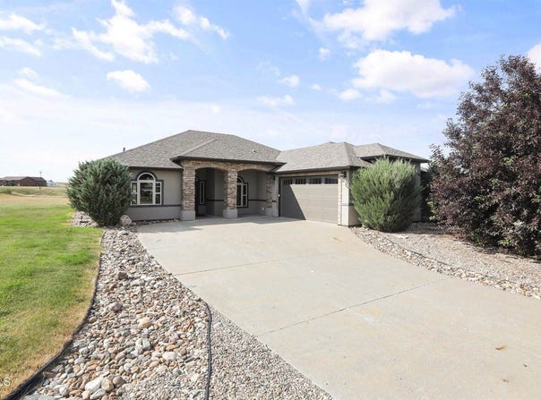 2004 16th Street East, Williston, ND 58801