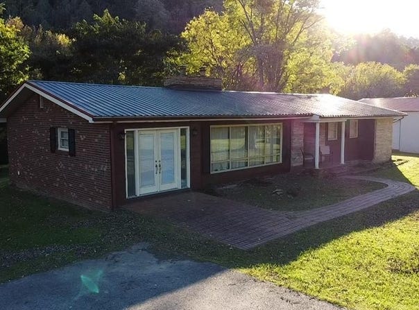 8812 Meta Hwy., Pikeville, KY 41501