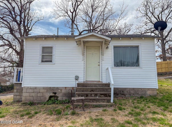 317 W Brook Street, Neosho, MO 64850