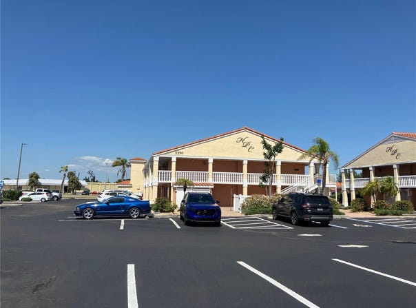 3390 TAMIAMI TRAIL, PORT CHARLOTTE, FL 33952