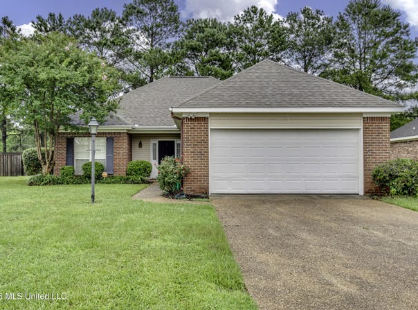 6 Old Bridge Cove, Byram, MS 39272