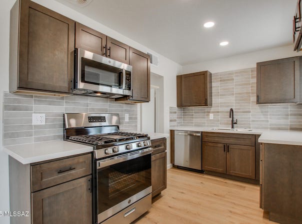 3010 E Coconino Vista, Tucson, AZ 85713