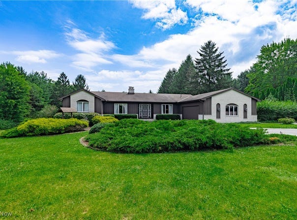 18781 Thorpe Road, Chagrin Falls, OH 44023