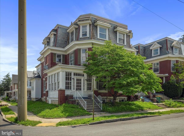 49 W COMMERCE STREET, CHAMBERSBURG, PA 17201