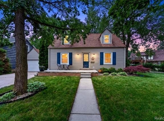 407 Waverley Avenue, Royal Oak, MI 48067