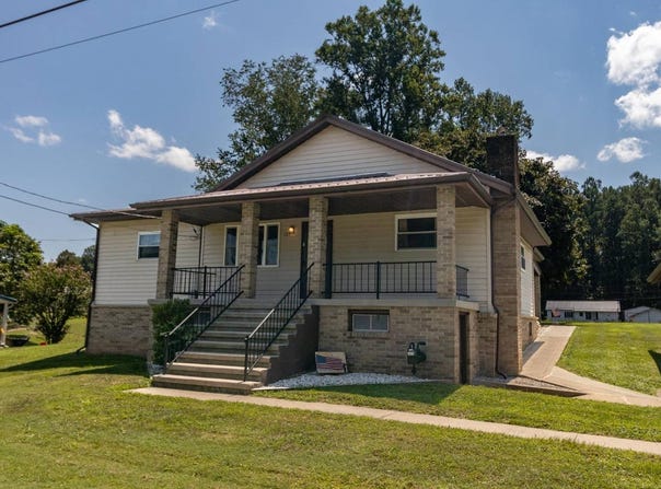 123 Stonewall Drive, Weston, WV 26452