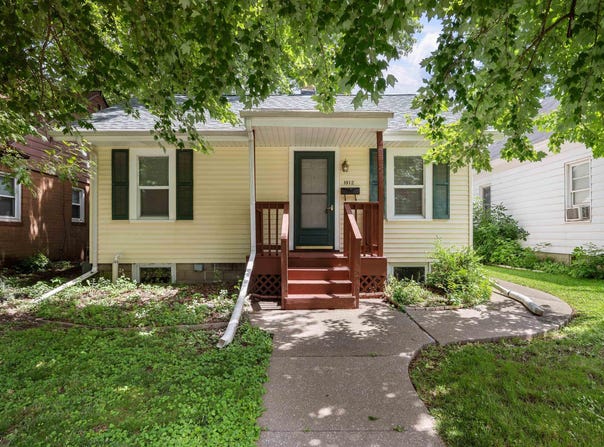 1912 31ST Street A, Moline, IL 61265