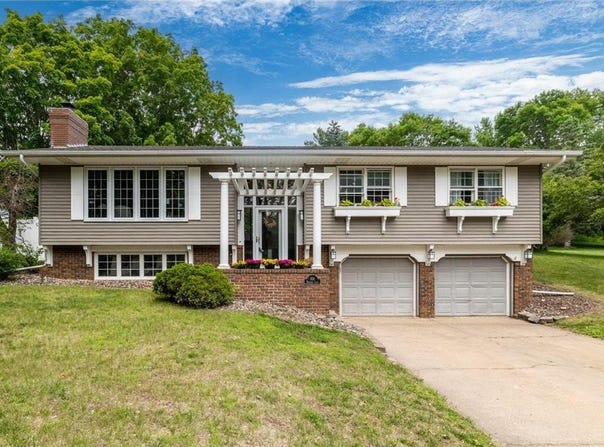 816 Bartosh Lane, River Falls, WI 54022