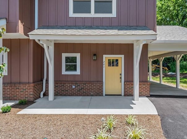 261 N Church St, Marion, VA 24354