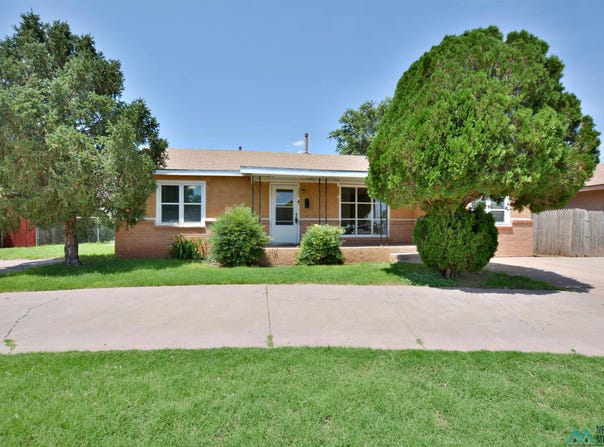 108 E Tierra Blanca, Clovis, NM 88101