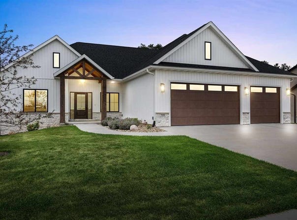 508 Whitetail Ln, Tiffin, IA 52340