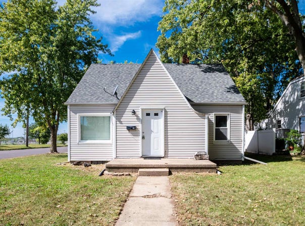 1533 BACON Street, Pekin, IL 61554