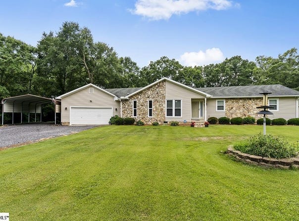 222 Jared Drive, Laurens, SC 29360