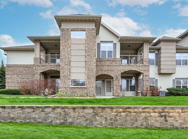3053 W Drexel Ave, Franklin, WI 53132