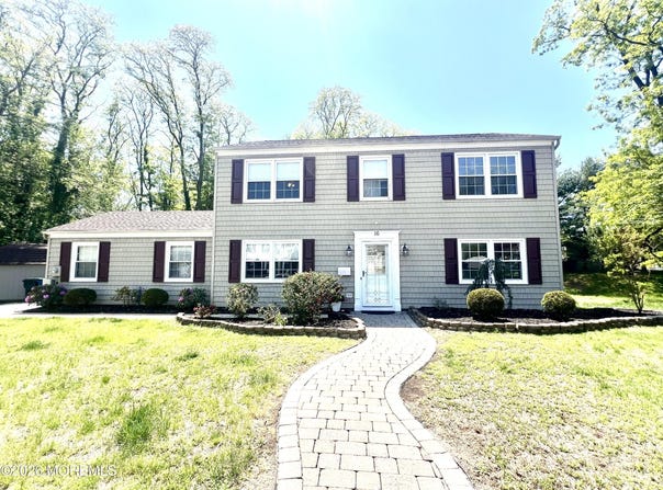 16 Templer Way, Hazlet, NJ 07730