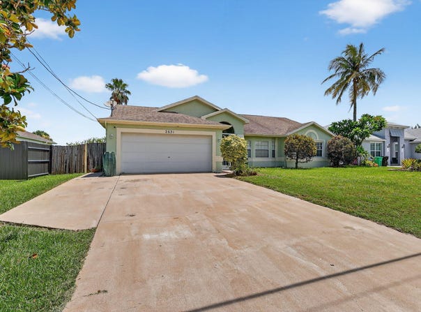 2631 SW Fair Isle Road, Port Saint Lucie, FL 34987
