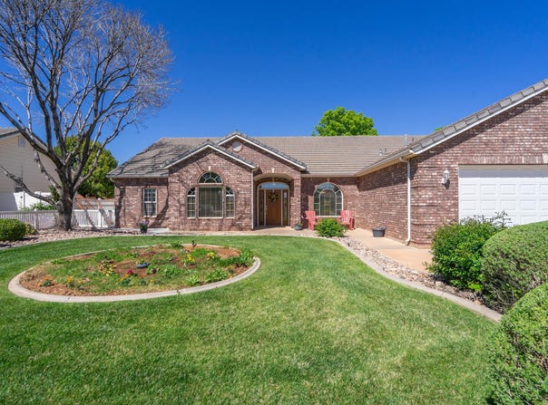 3734 W MITCHELL Dr, Santa Clara, UT 84765