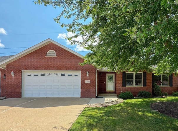 1636 Kathy Drive, Dubuque, IA 52003